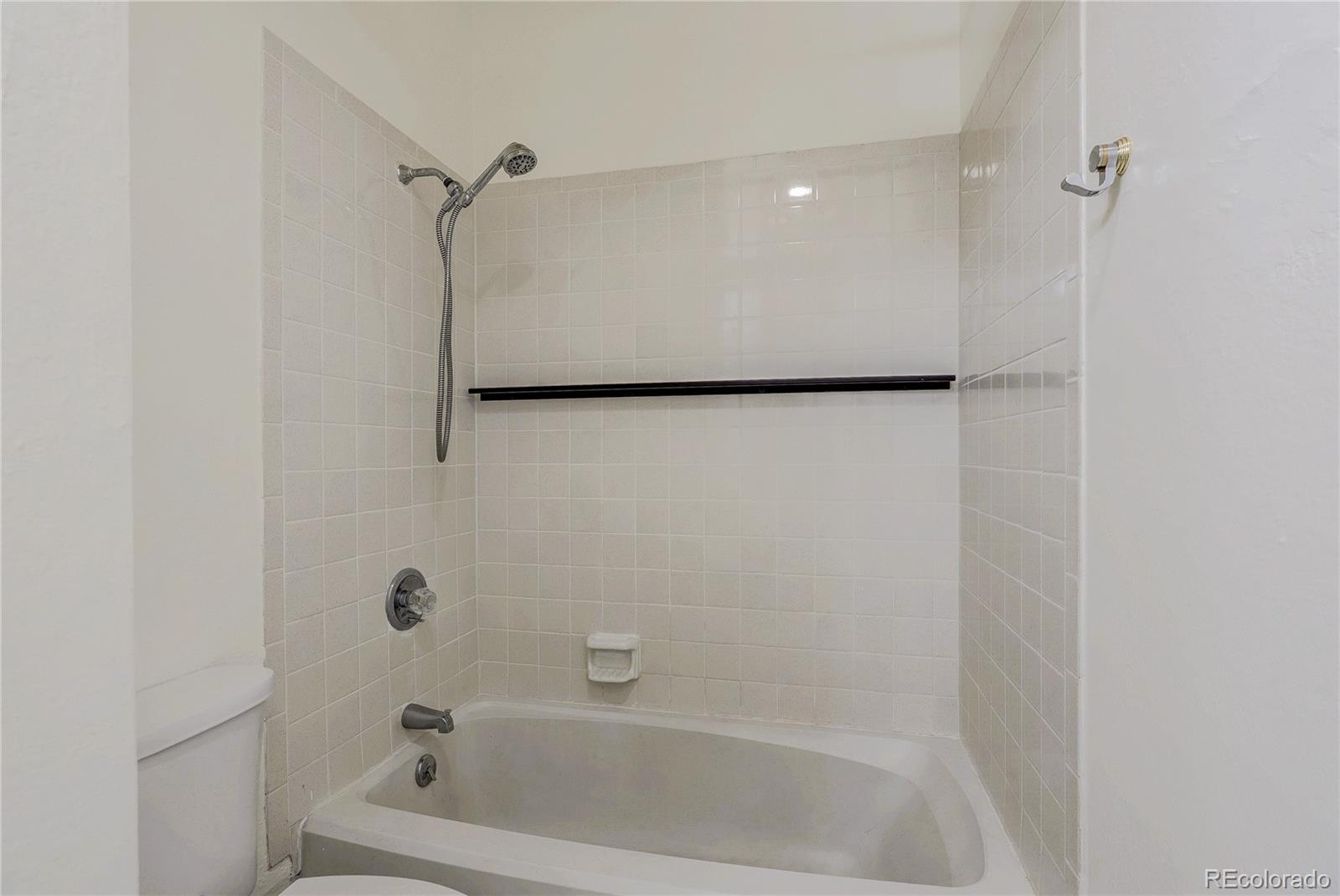 MLS Image #14 for 2620 s federal boulevard b,denver, Colorado