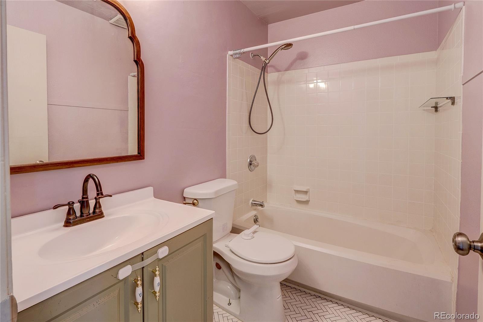 MLS Image #17 for 2620 s federal boulevard b,denver, Colorado