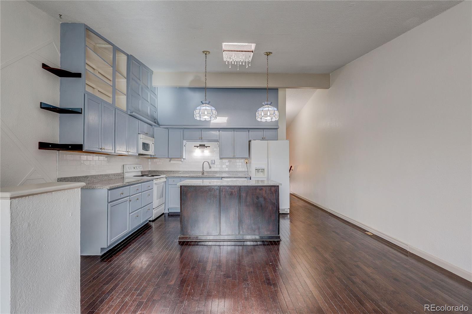 MLS Image #5 for 2620 s federal boulevard b,denver, Colorado
