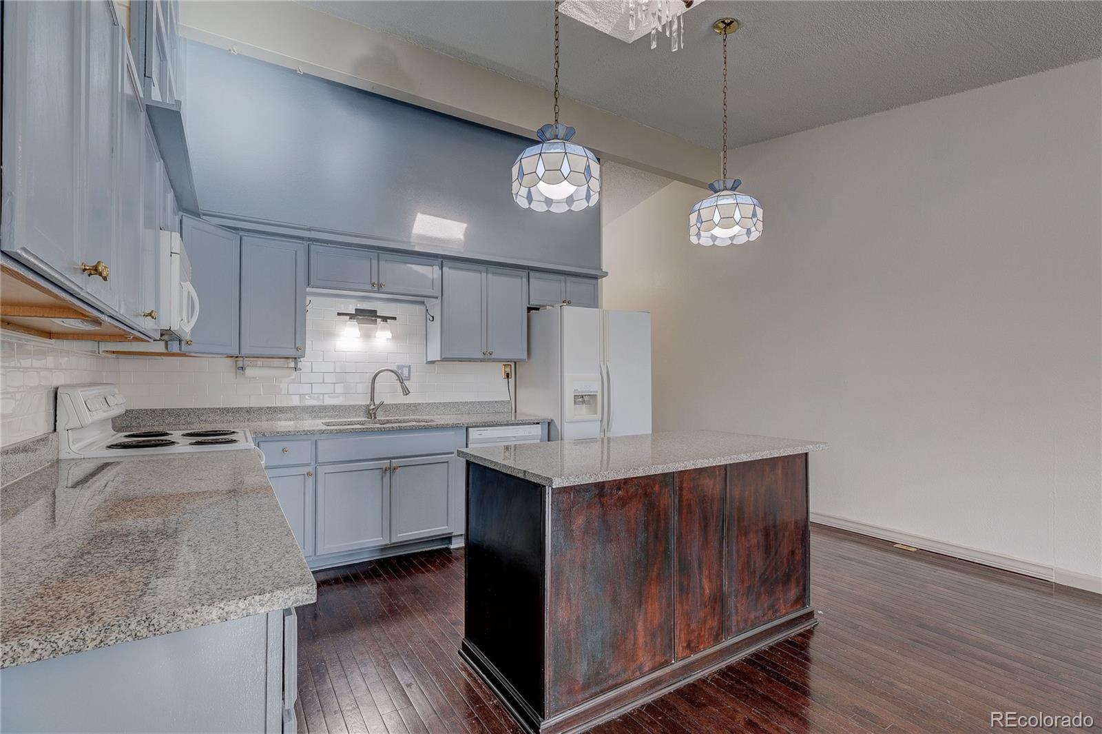 MLS Image #6 for 2620 s federal boulevard b,denver, Colorado