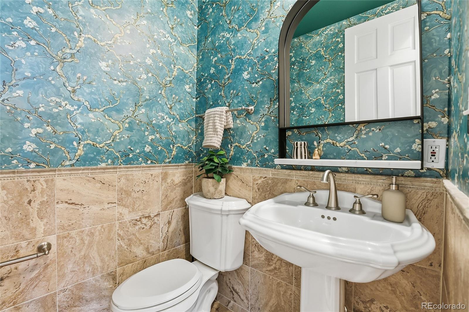 MLS Image #24 for 11162 w mesa run,littleton, Colorado