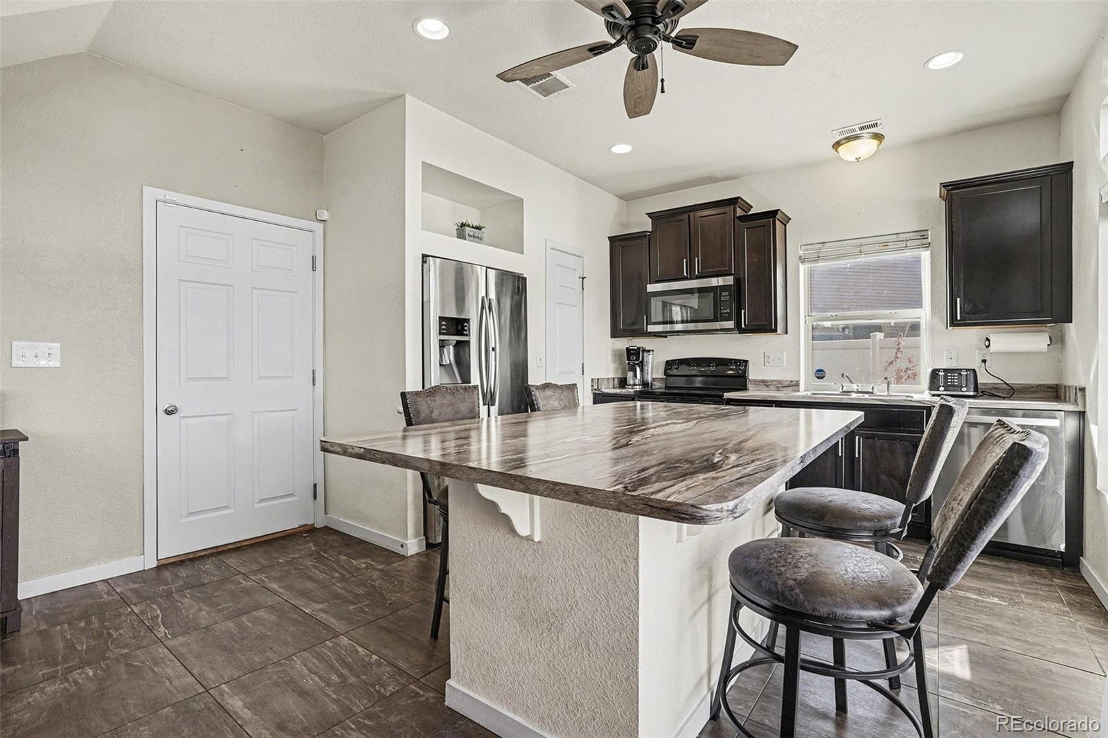 MLS Image #10 for 18643 e 50th place,denver, Colorado