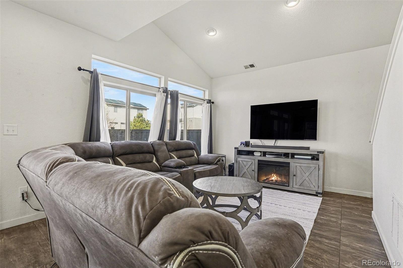 MLS Image #12 for 18643 e 50th place,denver, Colorado
