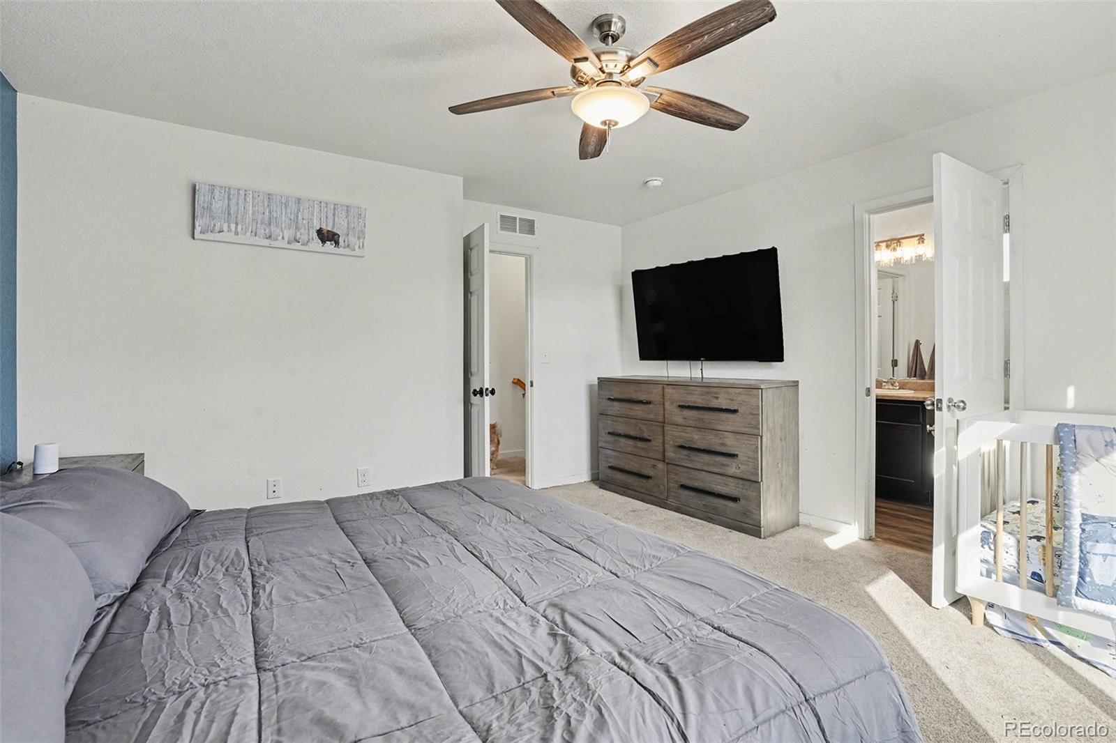 MLS Image #14 for 18643 e 50th place,denver, Colorado