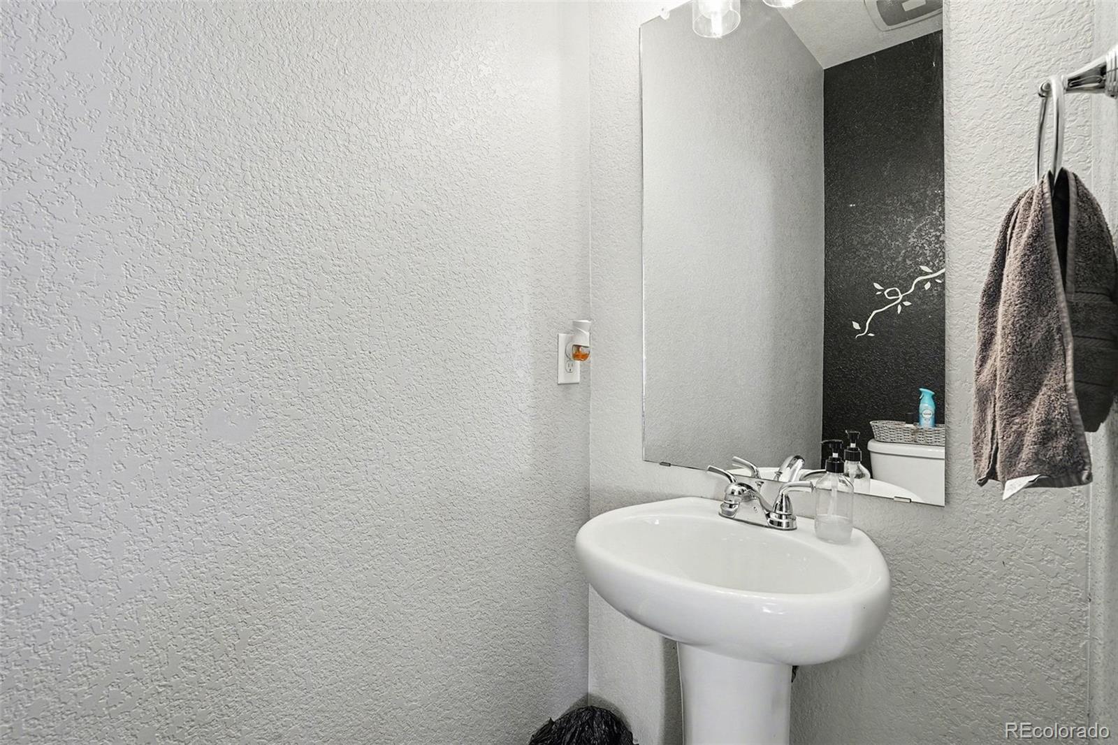 MLS Image #3 for 18643 e 50th place,denver, Colorado
