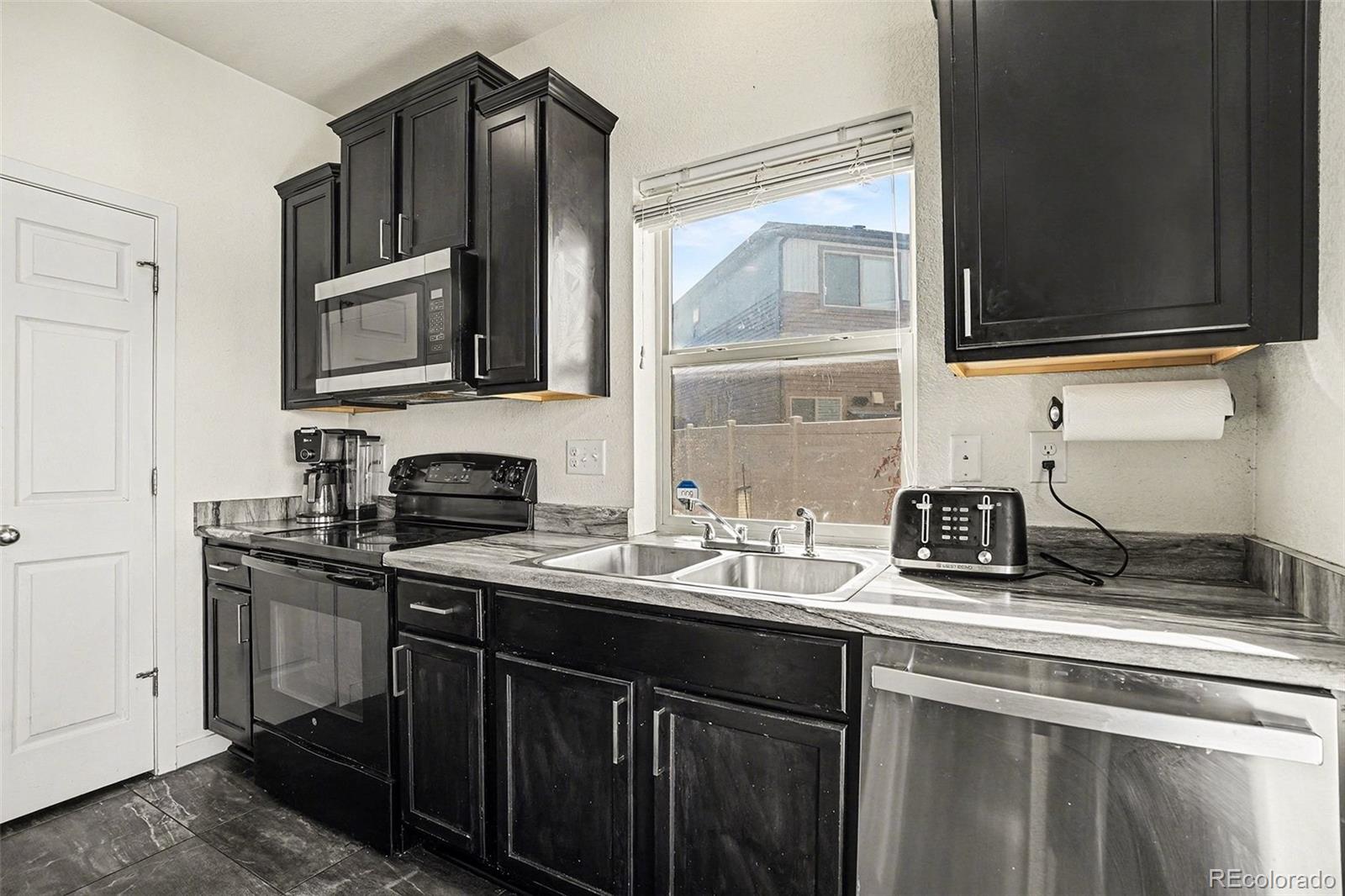 MLS Image #6 for 18643 e 50th place,denver, Colorado