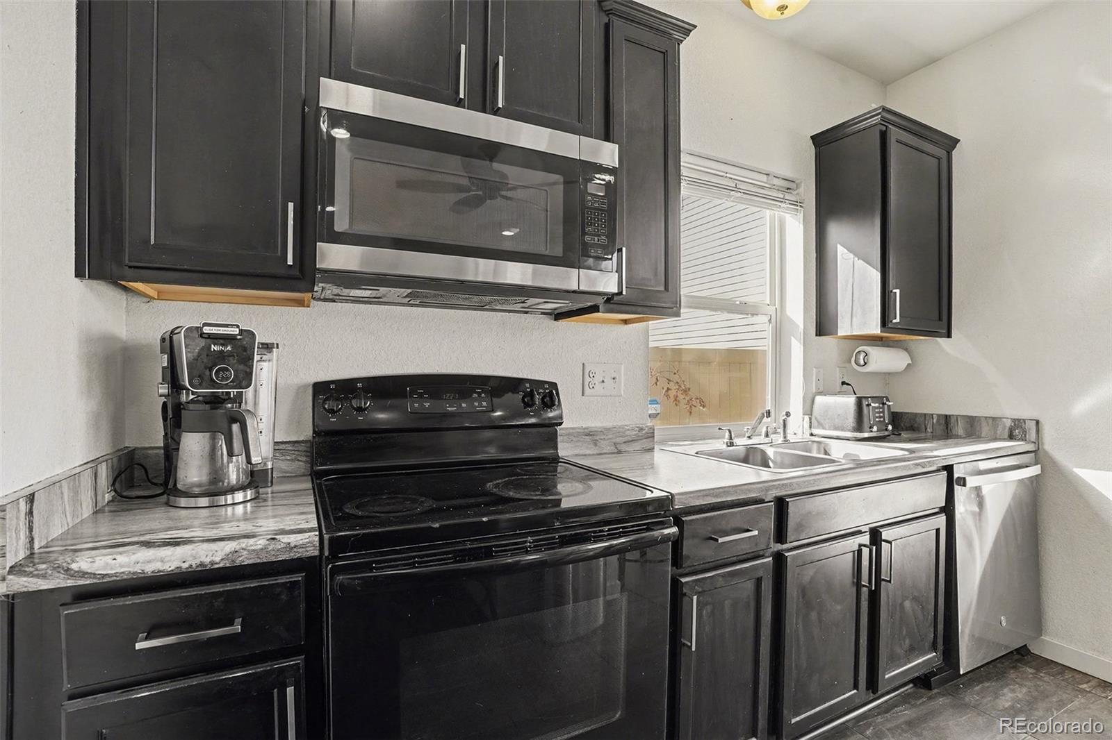 MLS Image #7 for 18643 e 50th place,denver, Colorado