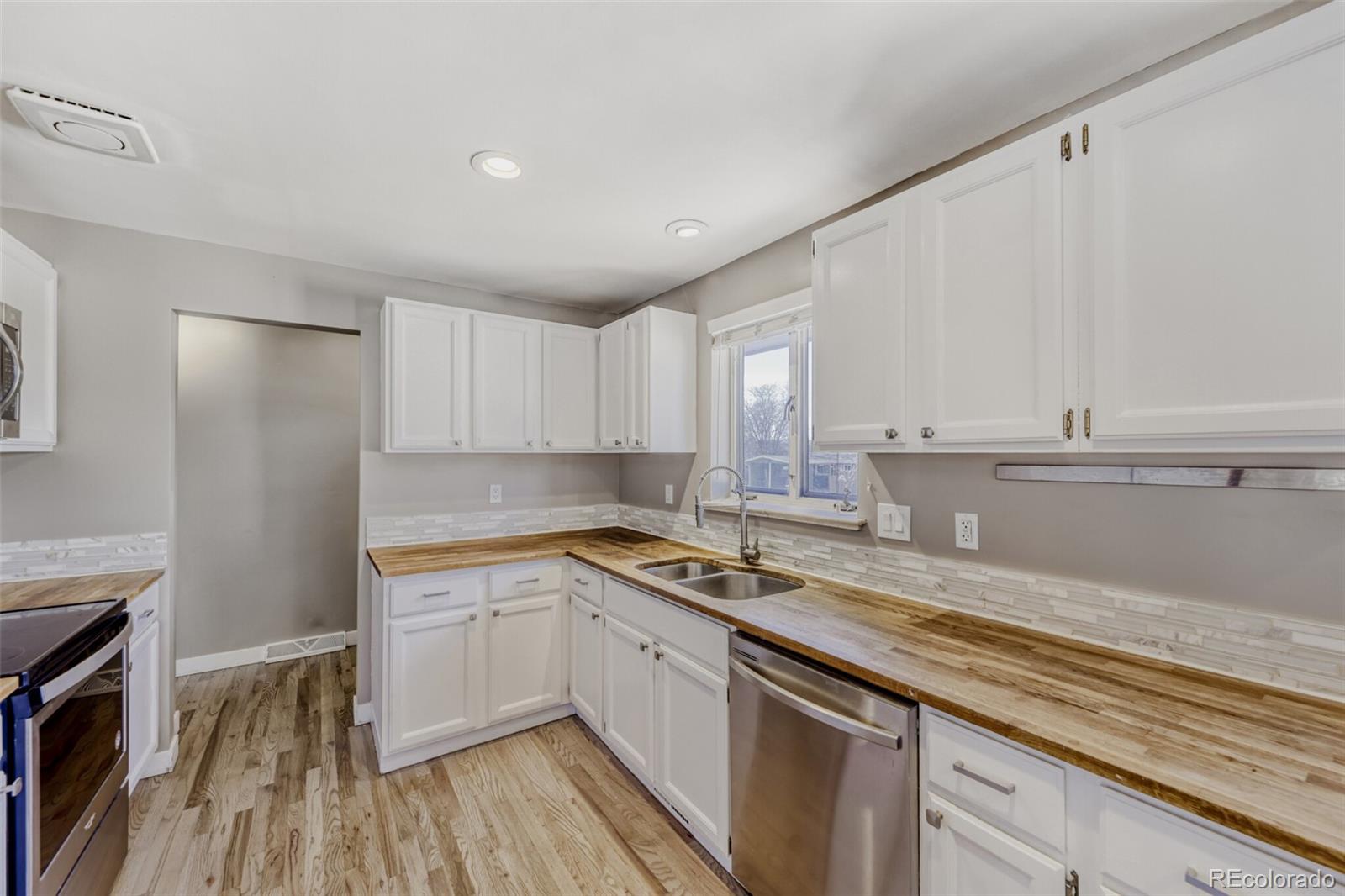MLS Image #7 for 370  coral street,broomfield, Colorado