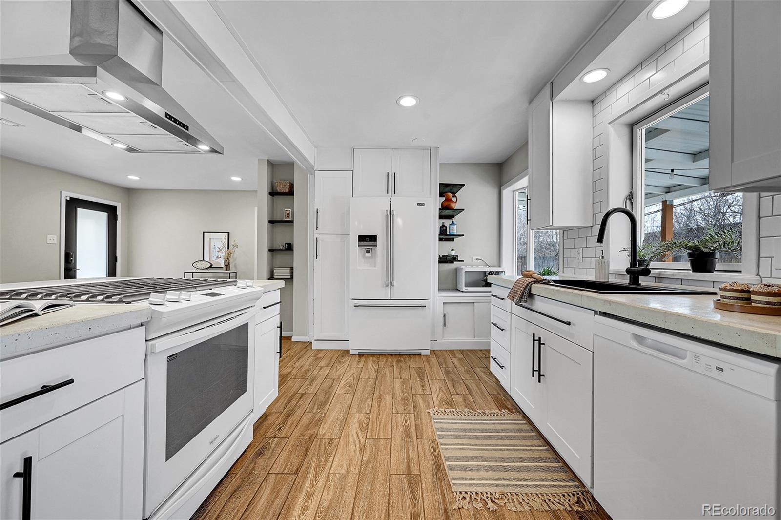 MLS Image #10 for 2884 s harrison street,denver, Colorado