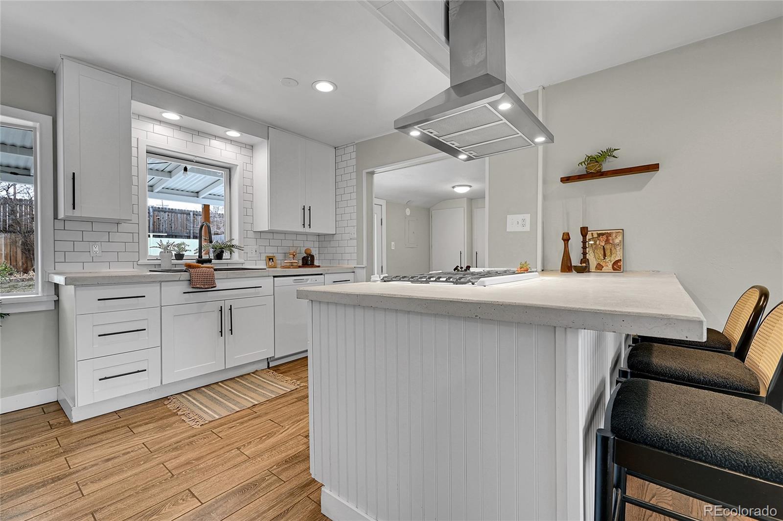MLS Image #8 for 2884 s harrison street,denver, Colorado