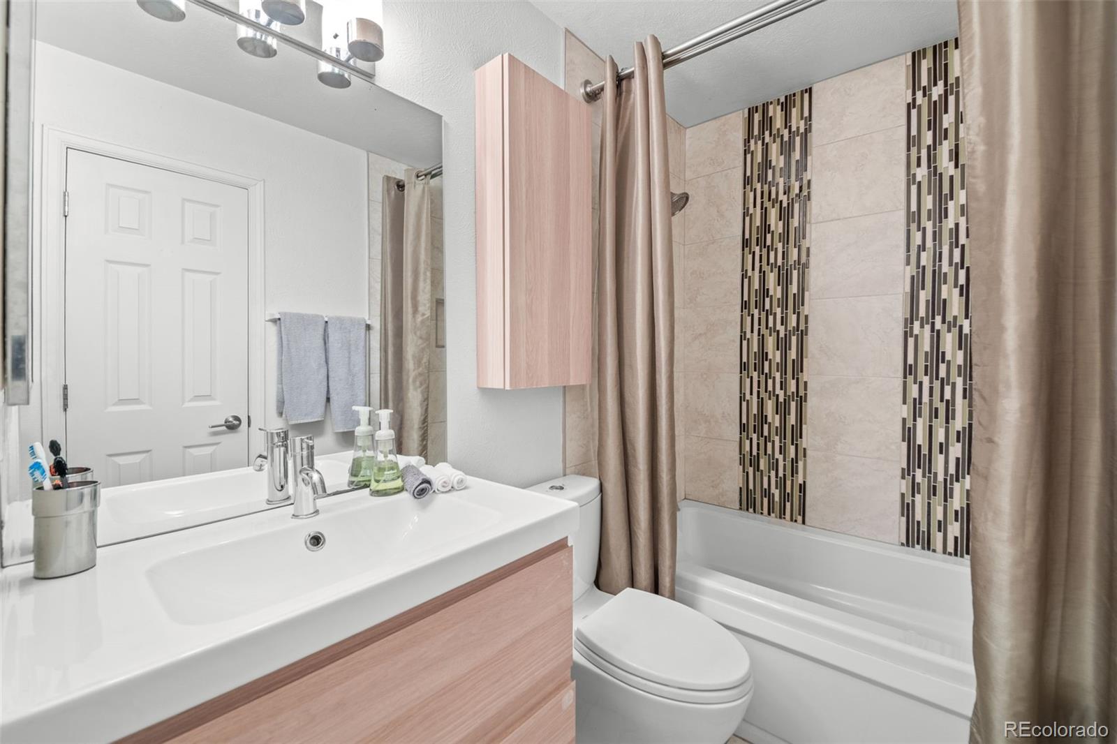 MLS Image #18 for 4866 e kentucky avenue d,denver, Colorado