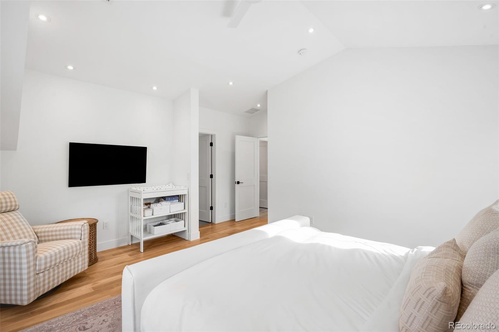MLS Image #20 for 2900 s madison street,denver, Colorado