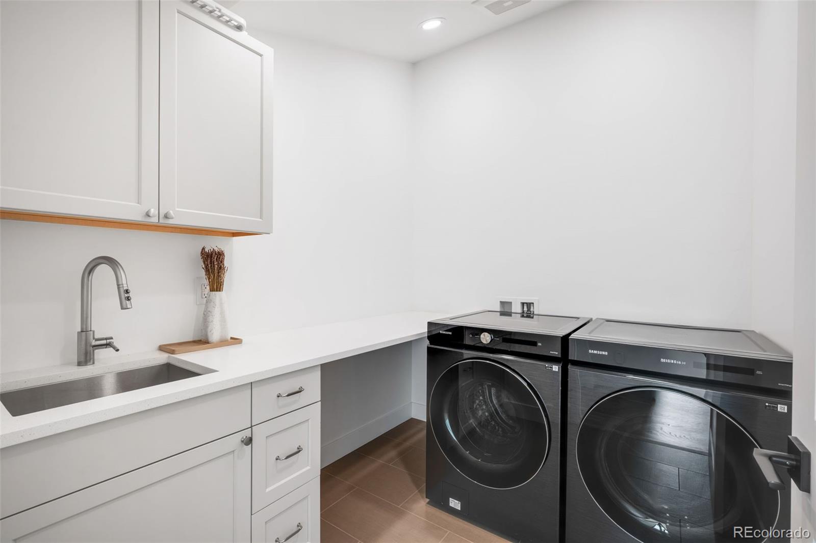 MLS Image #24 for 2900 s madison street,denver, Colorado