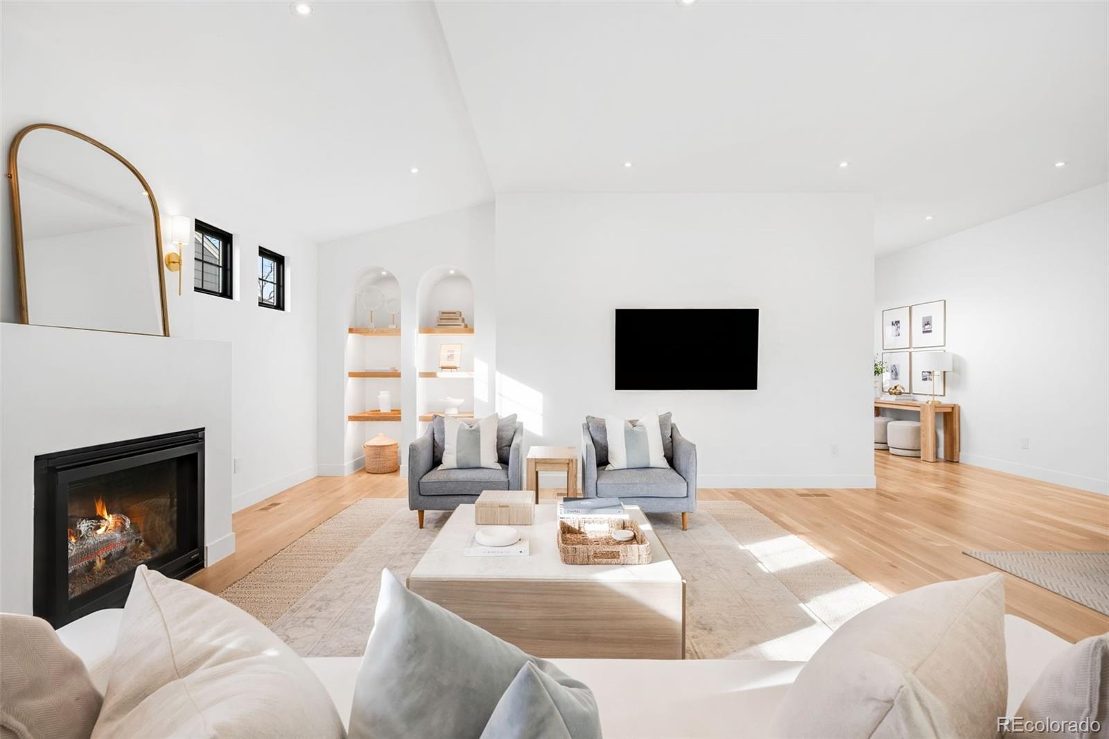 MLS Image #3 for 2900 s madison street,denver, Colorado
