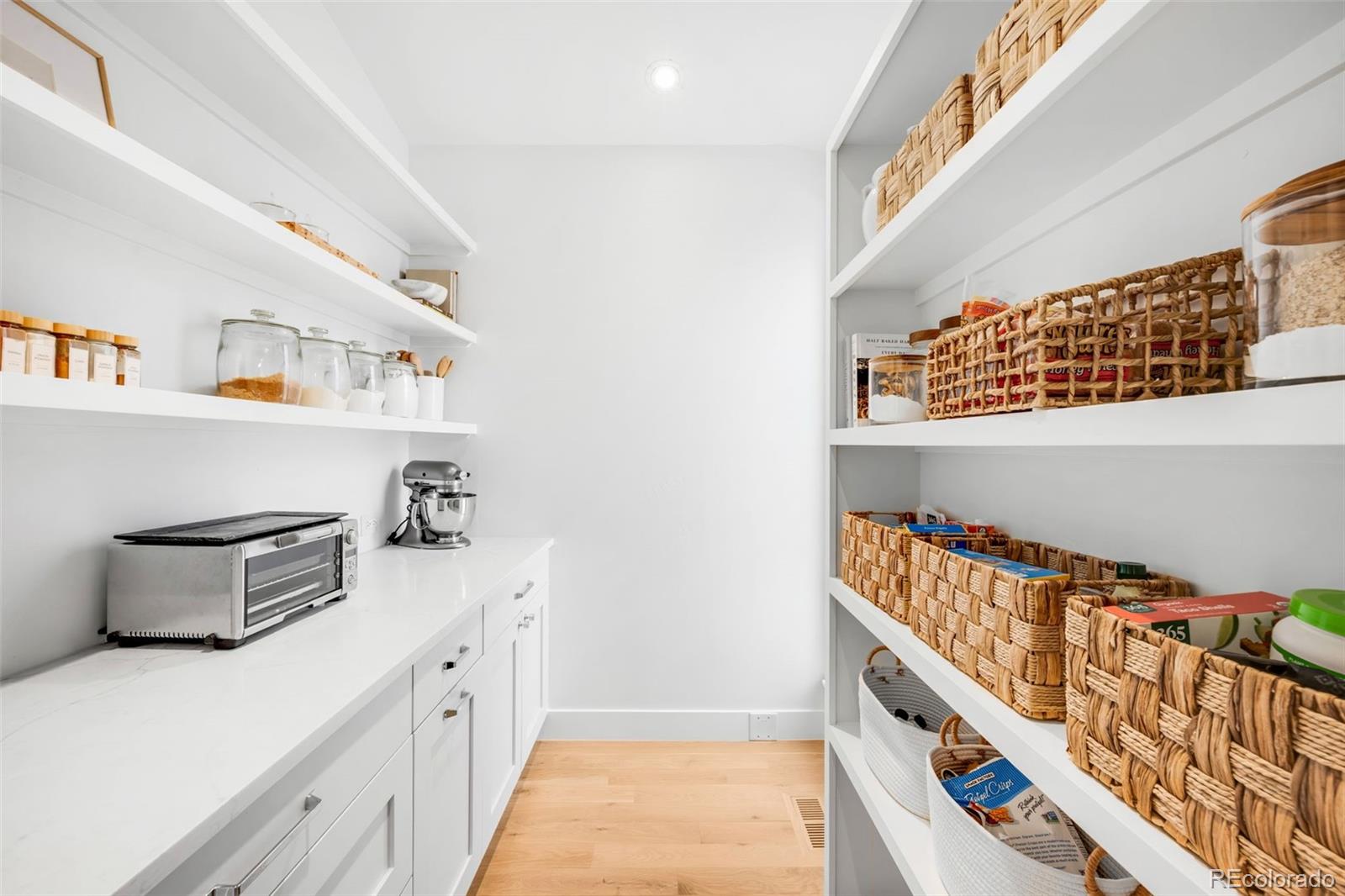 MLS Image #33 for 2900 s madison street,denver, Colorado