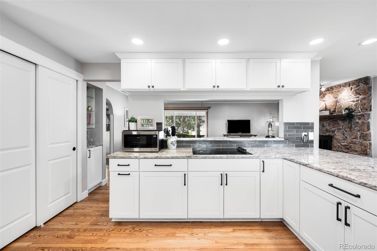 MLS Image #10 for 8128 s yukon street,littleton, Colorado