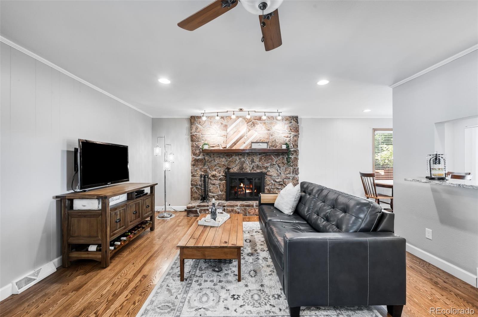 MLS Image #11 for 8128 s yukon street,littleton, Colorado