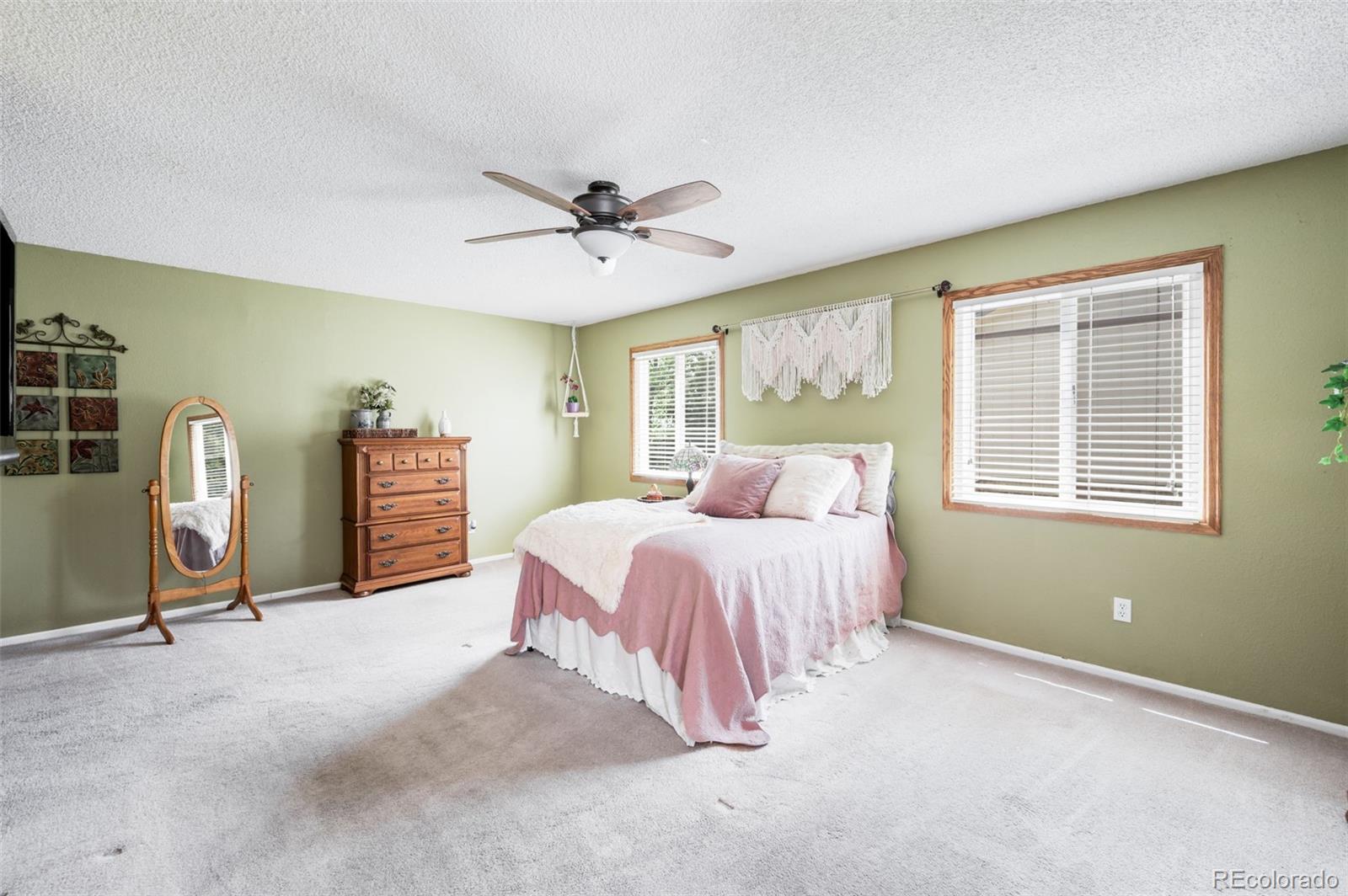 MLS Image #17 for 8128 s yukon street,littleton, Colorado
