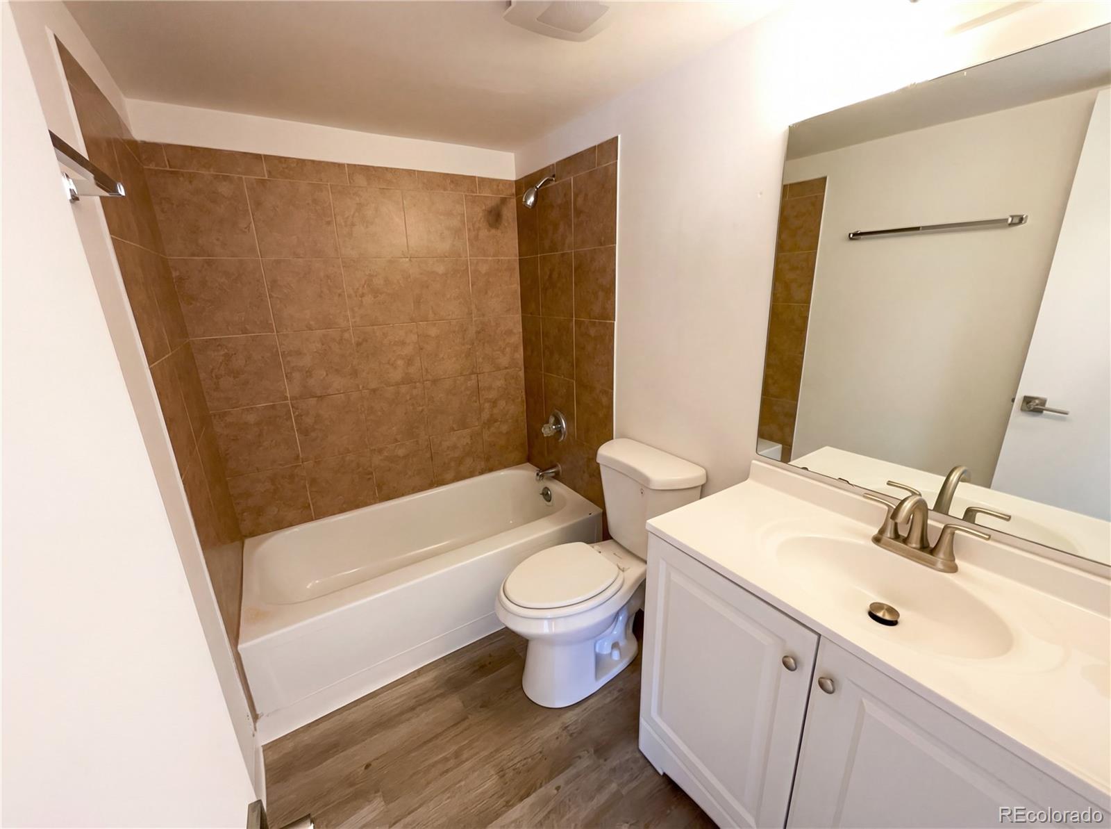 MLS Image #11 for 6805 e arizona avenue,denver, Colorado