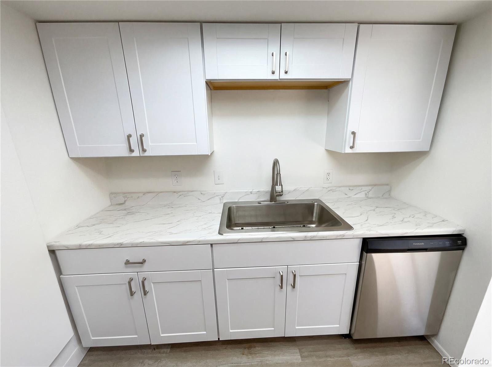 MLS Image #9 for 6805 e arizona avenue,denver, Colorado