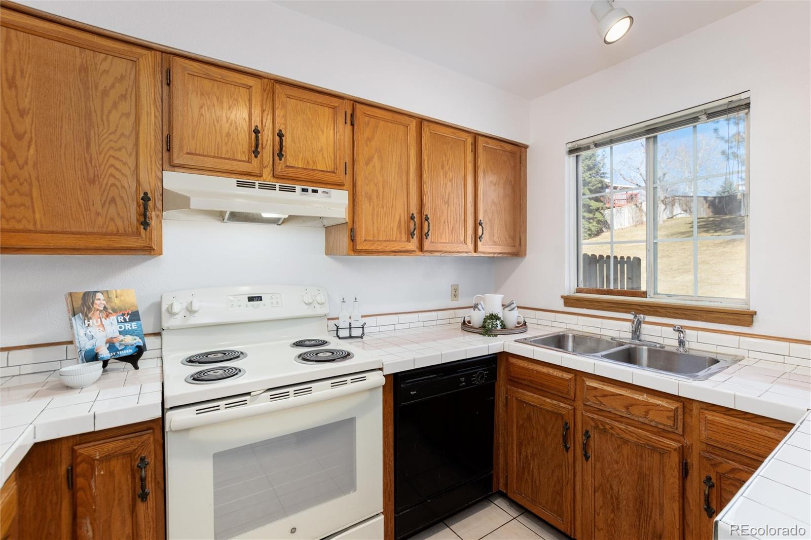 MLS Image #11 for 9256 w ontario drive ,littleton, Colorado