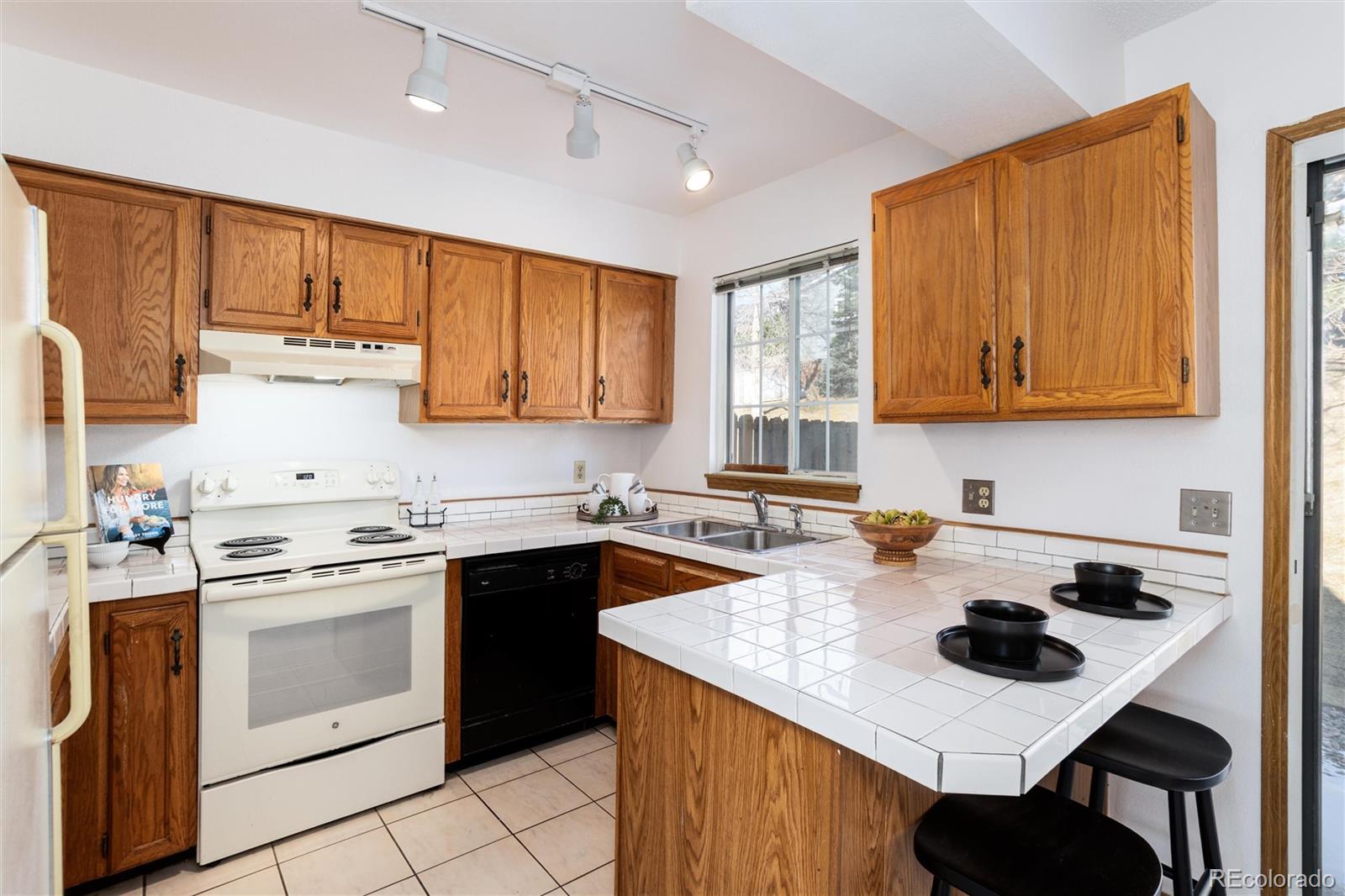 MLS Image #9 for 9256 w ontario drive ,littleton, Colorado