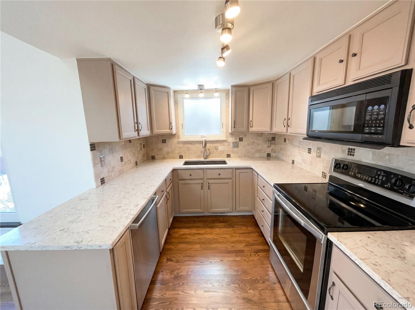 MLS Image #1 for 13102 w cross place,littleton, Colorado