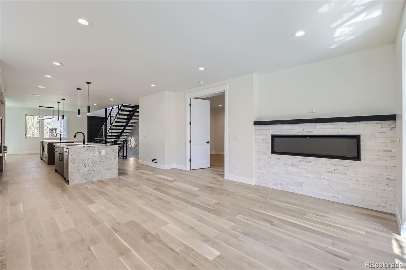 MLS Image #6 for 3212 s dahlia street,denver, Colorado