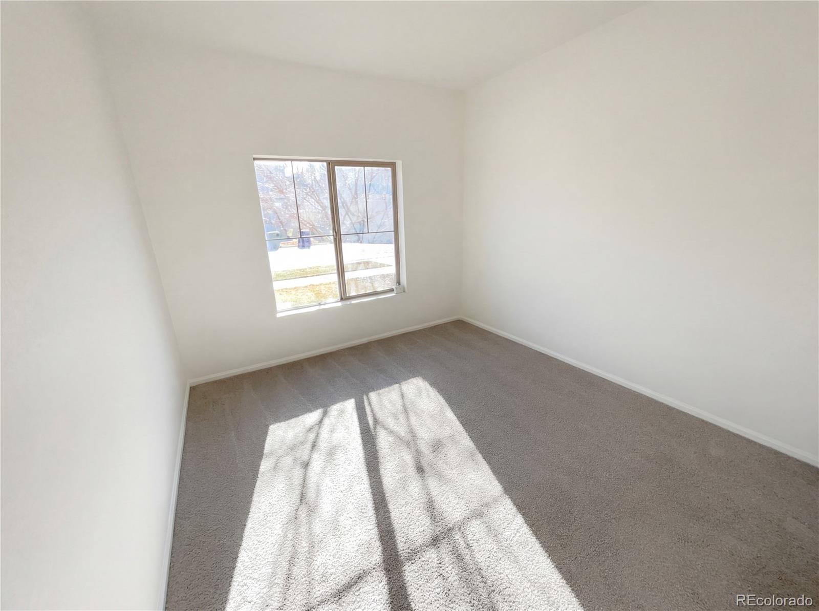 MLS Image #14 for 18257 e 52nd avenue,denver, Colorado