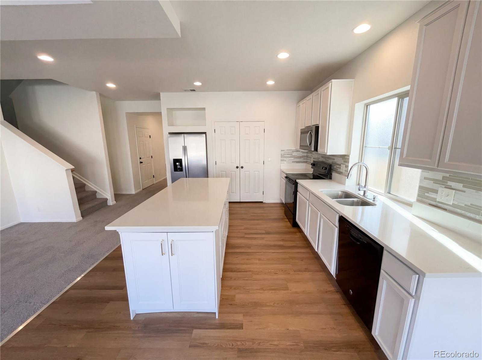 MLS Image #8 for 18257 e 52nd avenue,denver, Colorado