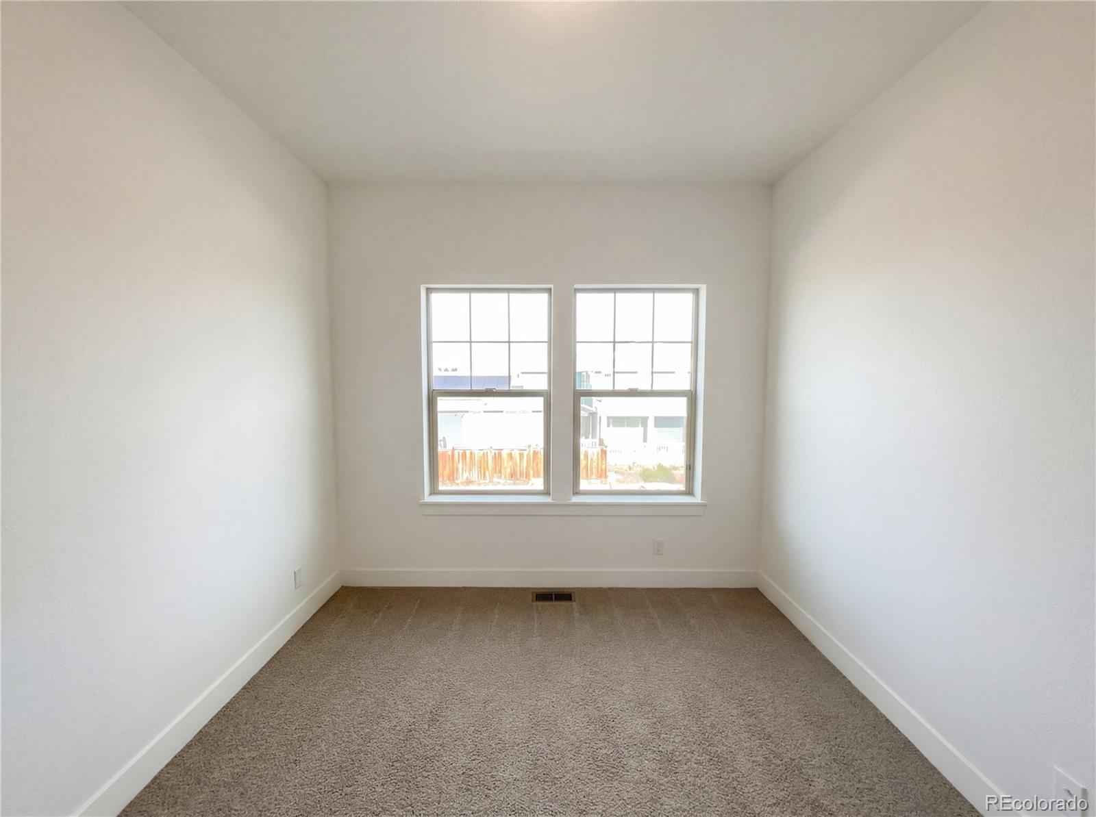 MLS Image #15 for 10260 e 57th place,denver, Colorado