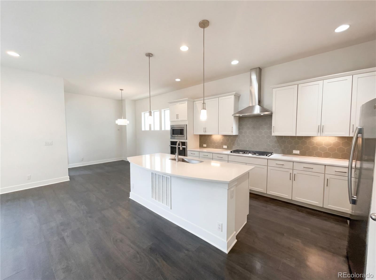 MLS Image #8 for 10260 e 57th place,denver, Colorado