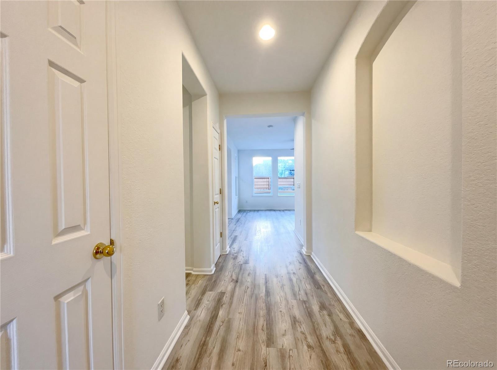 MLS Image #10 for 10468  olathe way,commerce city, Colorado