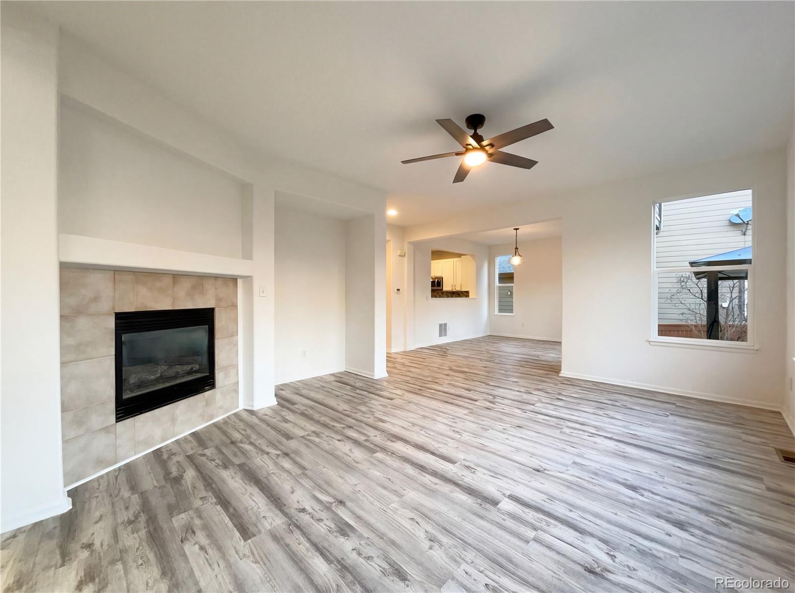 MLS Image #2 for 10468  olathe way,commerce city, Colorado