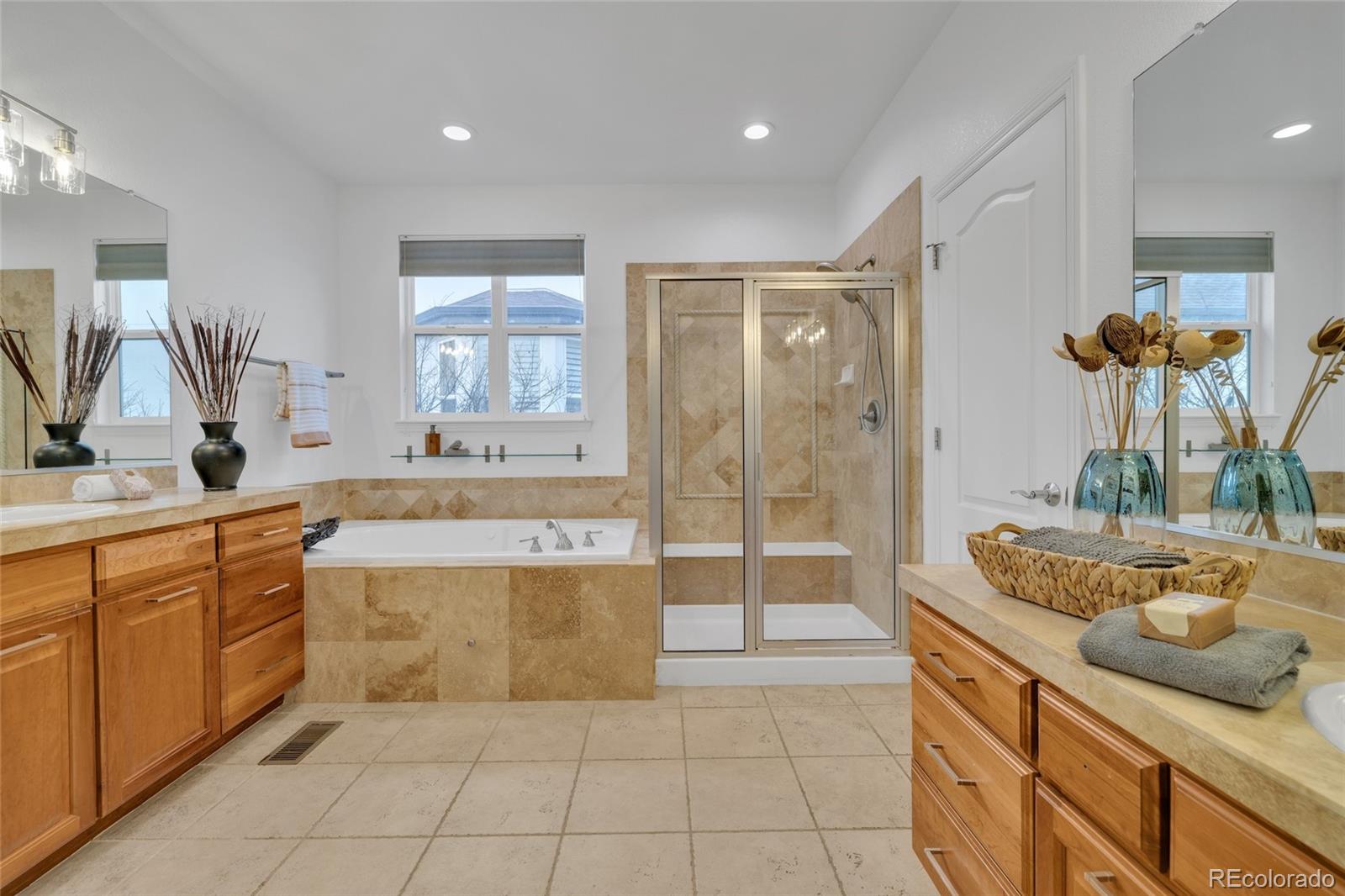 MLS Image #11 for 1701 s poplar ,denver, Colorado