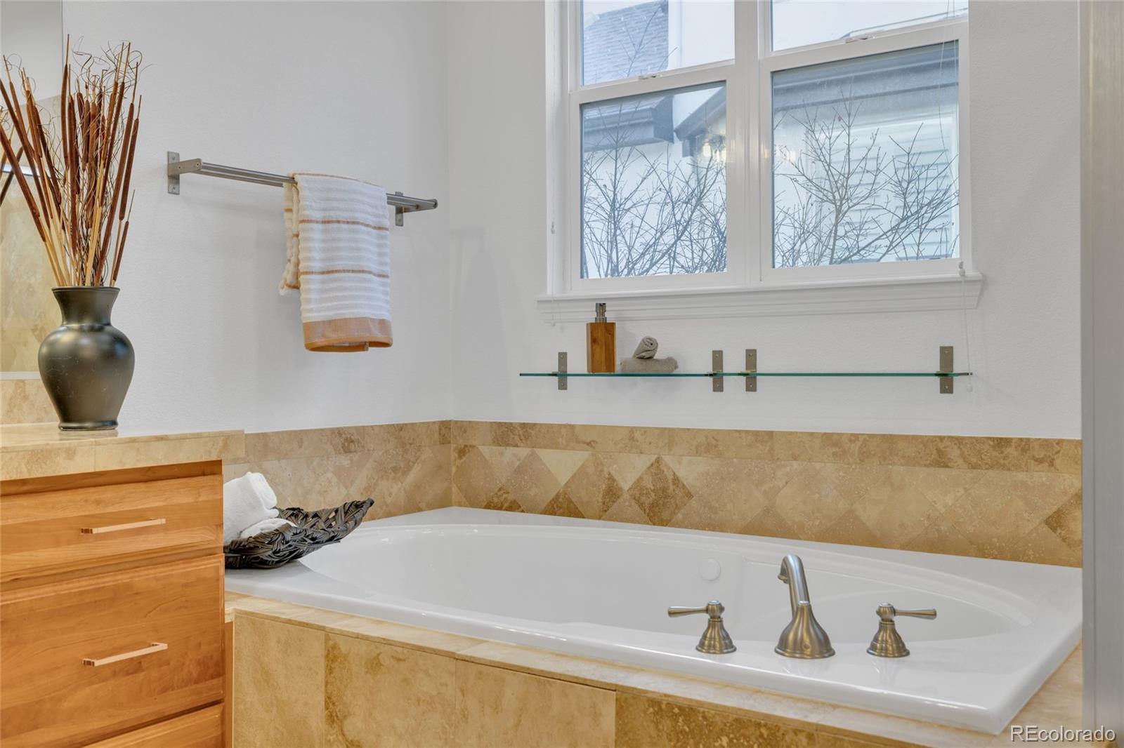 MLS Image #12 for 1701 s poplar ,denver, Colorado