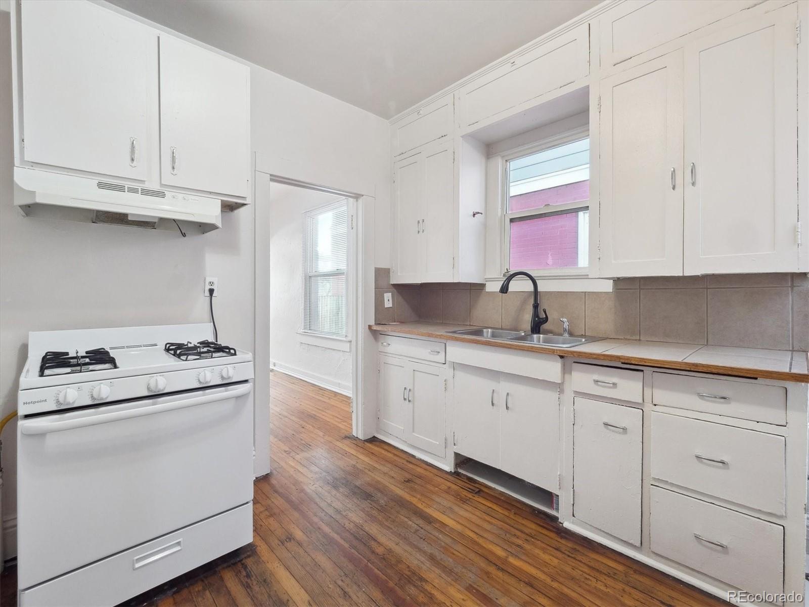 MLS Image #13 for 805 s lincoln street,denver, Colorado