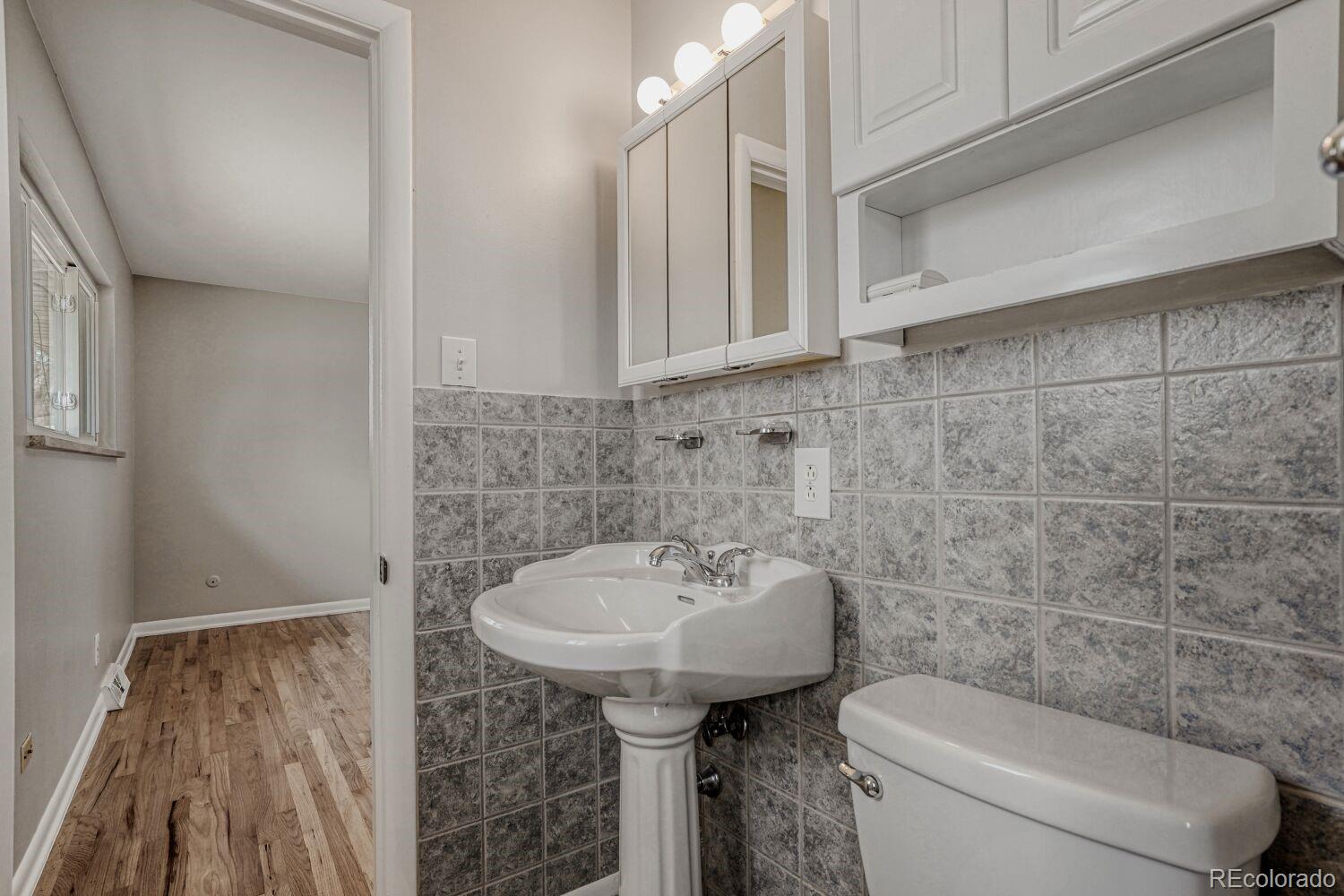 MLS Image #10 for 5065 s delaware street,englewood, Colorado