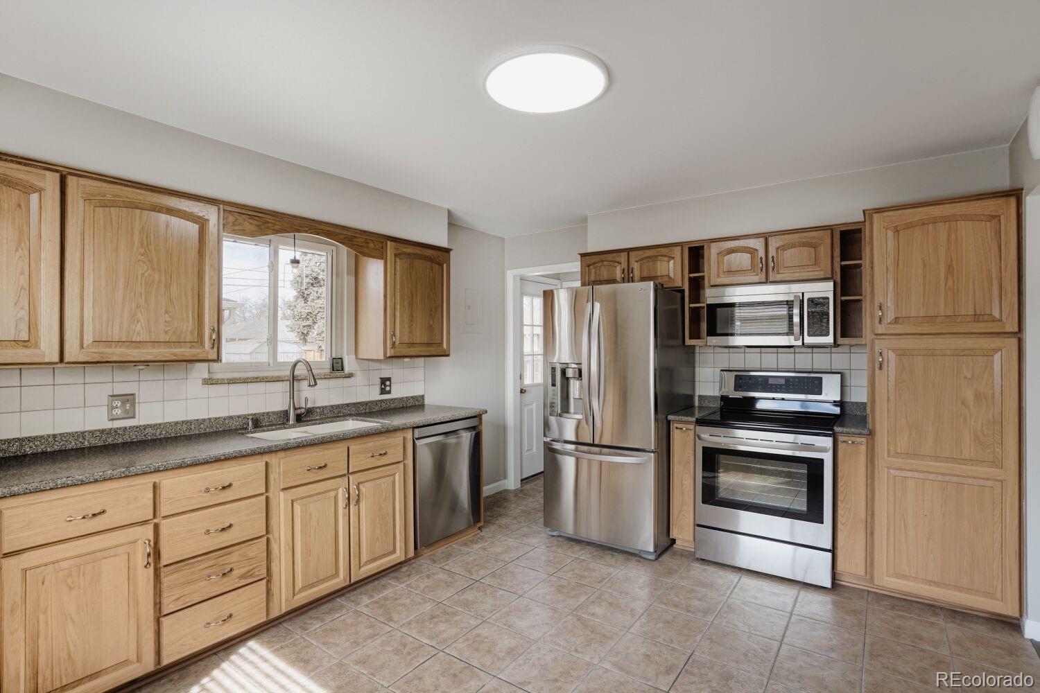 MLS Image #5 for 5065 s delaware street,englewood, Colorado