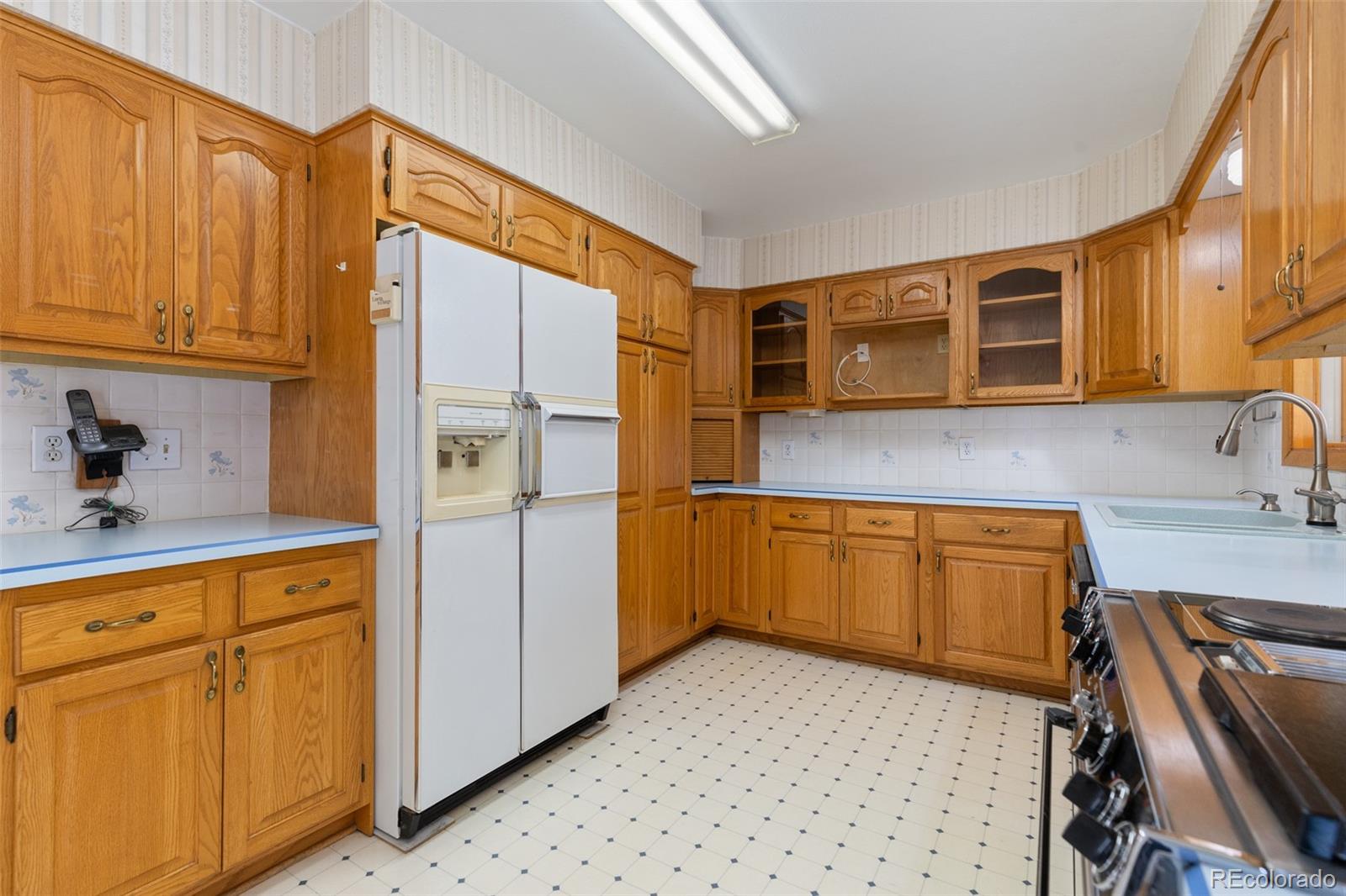 MLS Image #10 for 3095 s zurich court,denver, Colorado