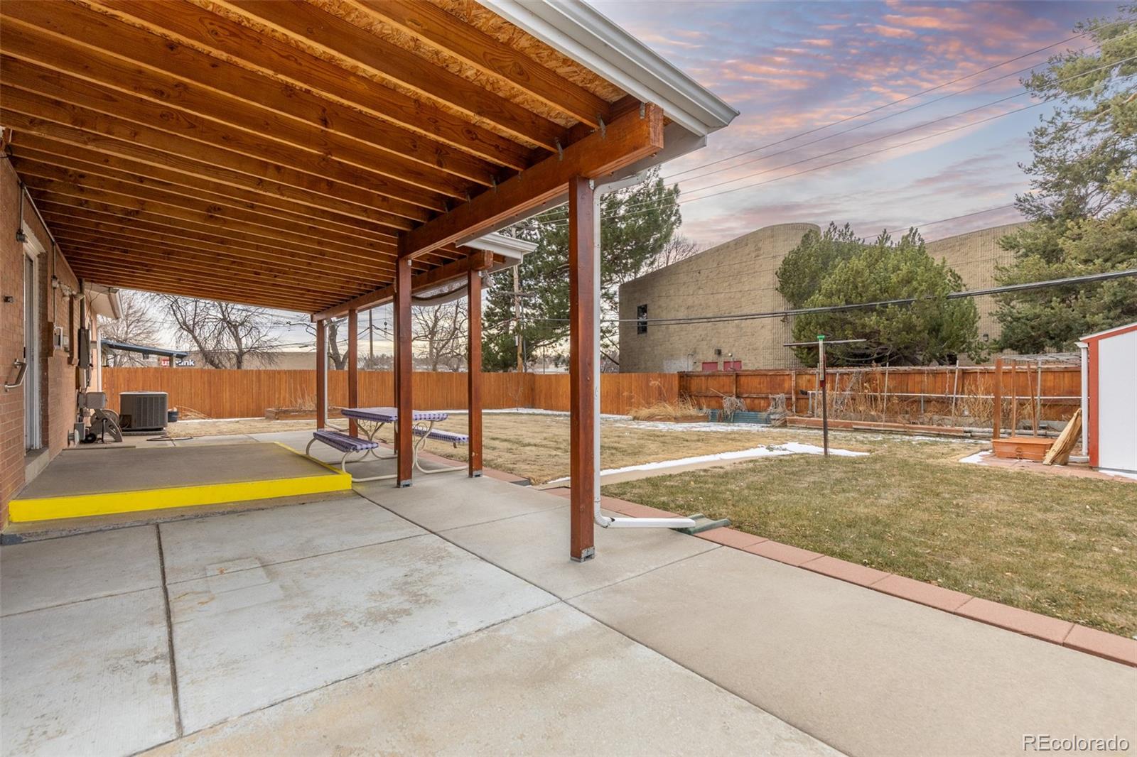 MLS Image #18 for 3095 s zurich court,denver, Colorado