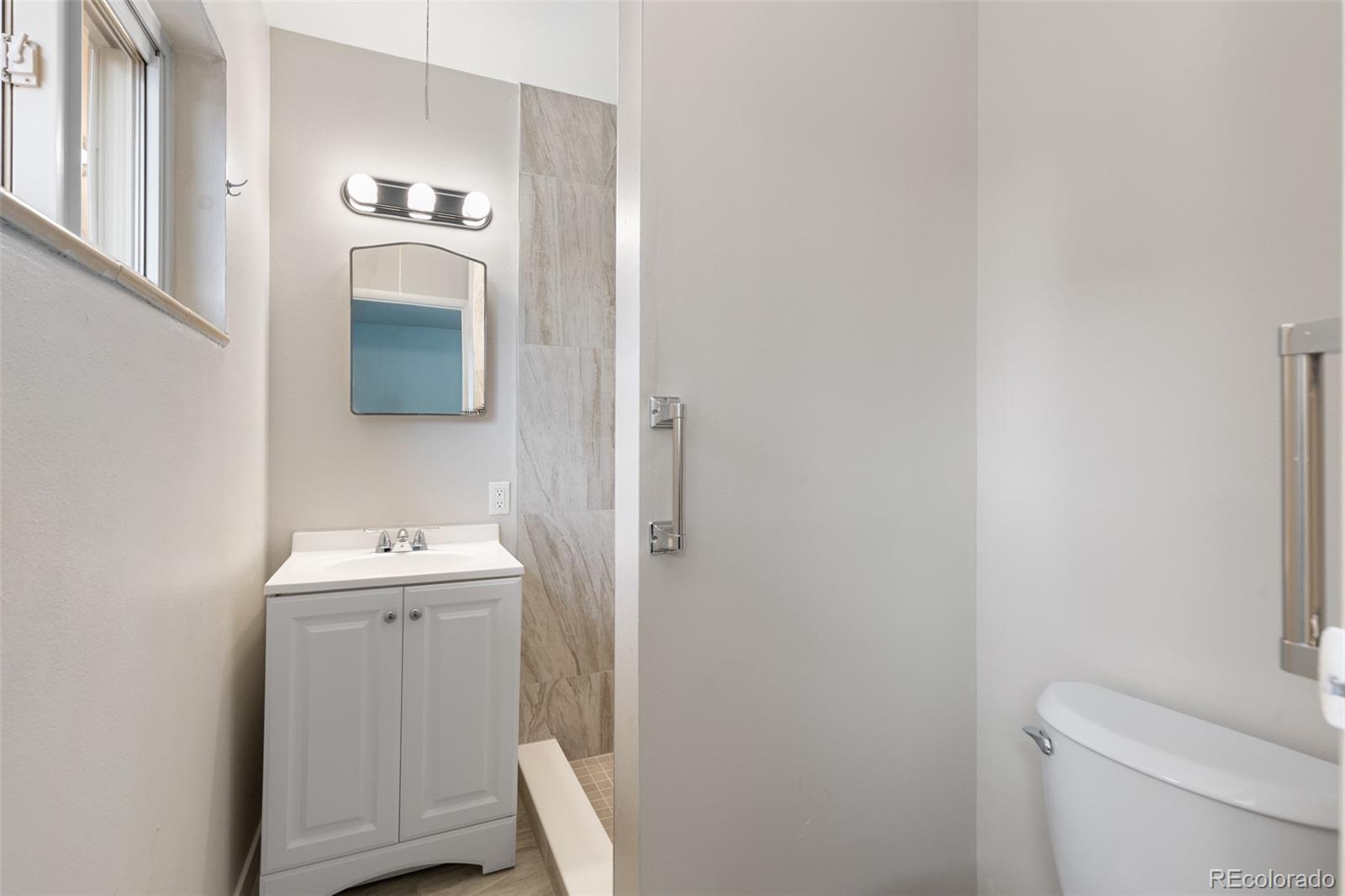 MLS Image #22 for 3095 s zurich court,denver, Colorado