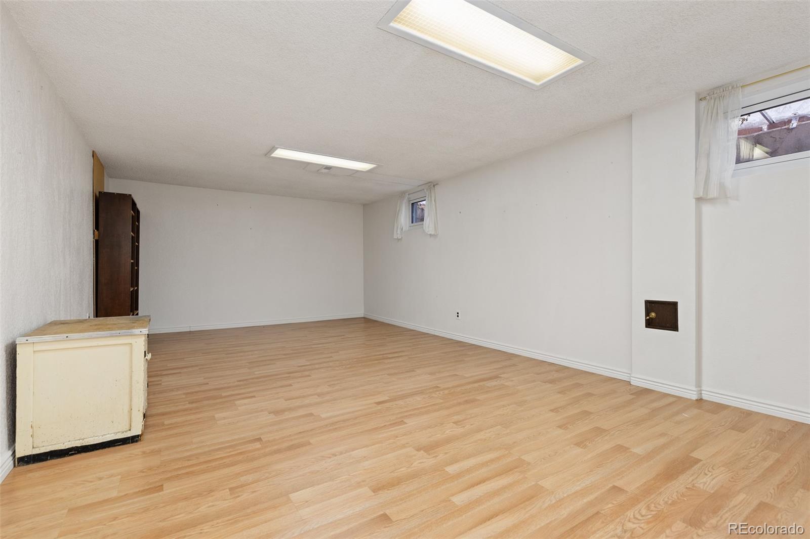 MLS Image #33 for 3095 s zurich court,denver, Colorado