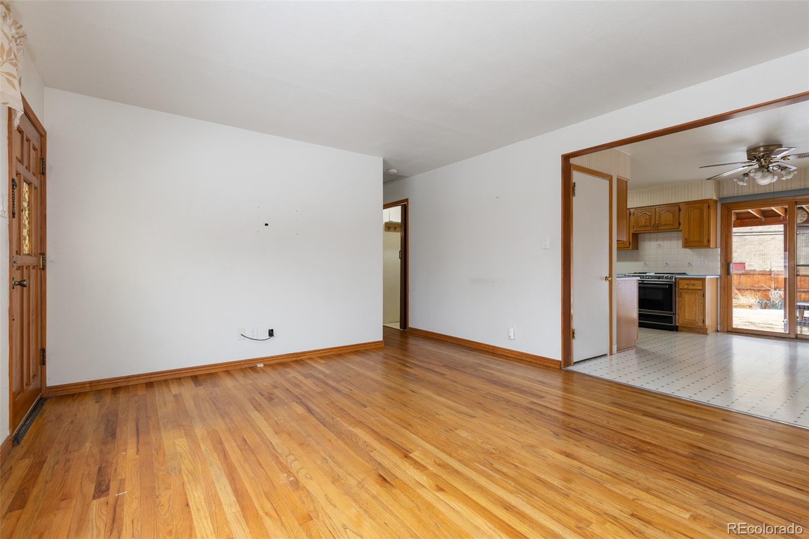 MLS Image #5 for 3095 s zurich court,denver, Colorado