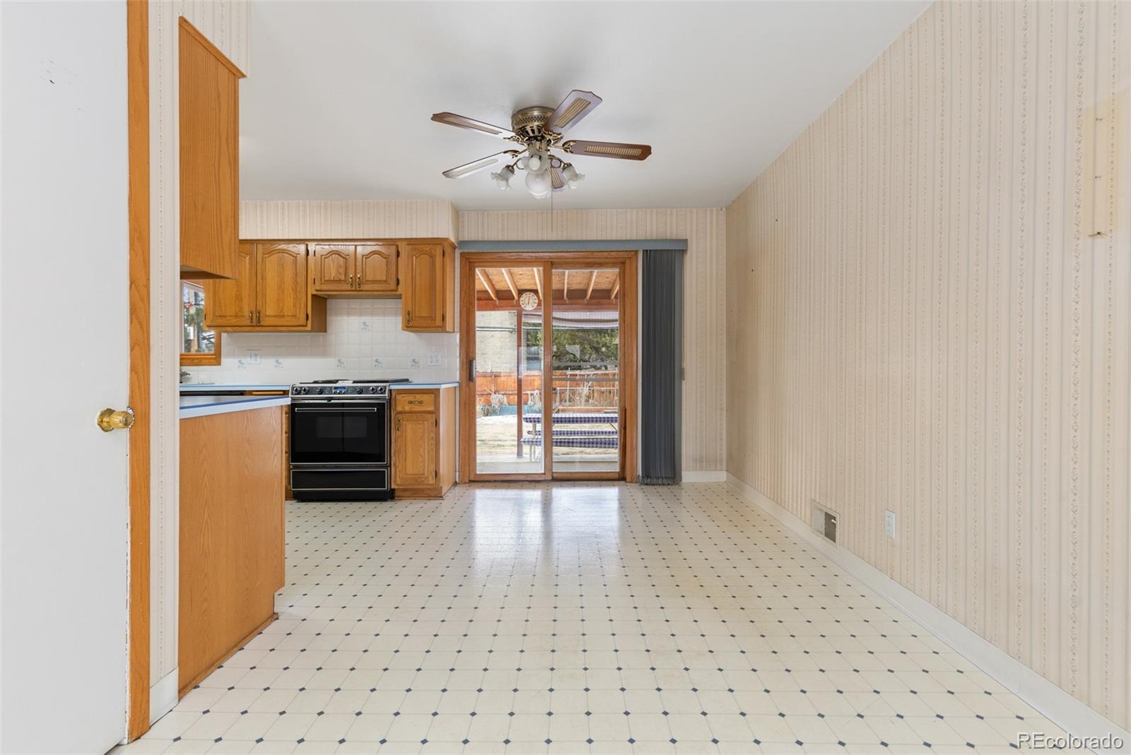 MLS Image #6 for 3095 s zurich court,denver, Colorado