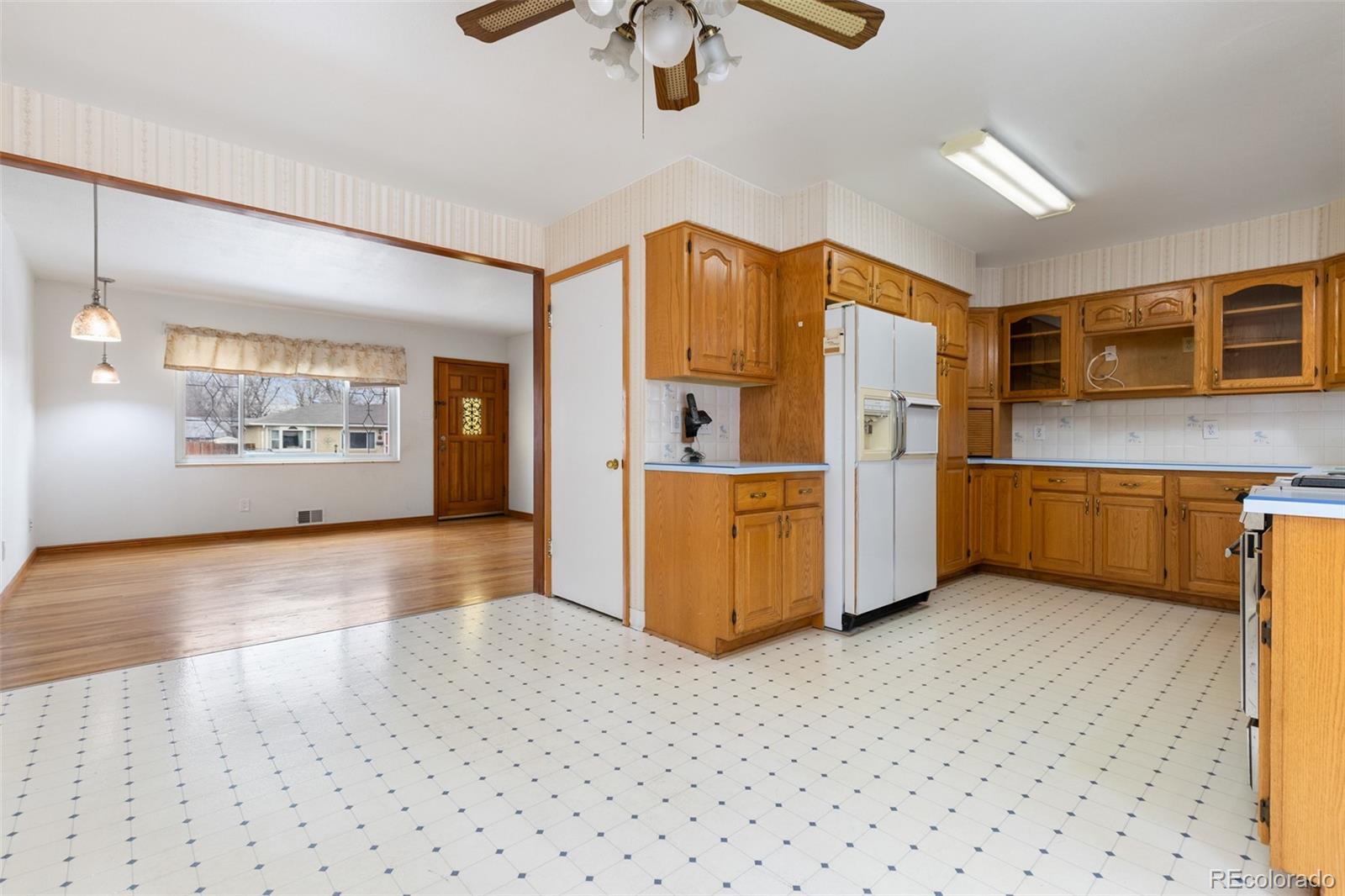 MLS Image #7 for 3095 s zurich court,denver, Colorado