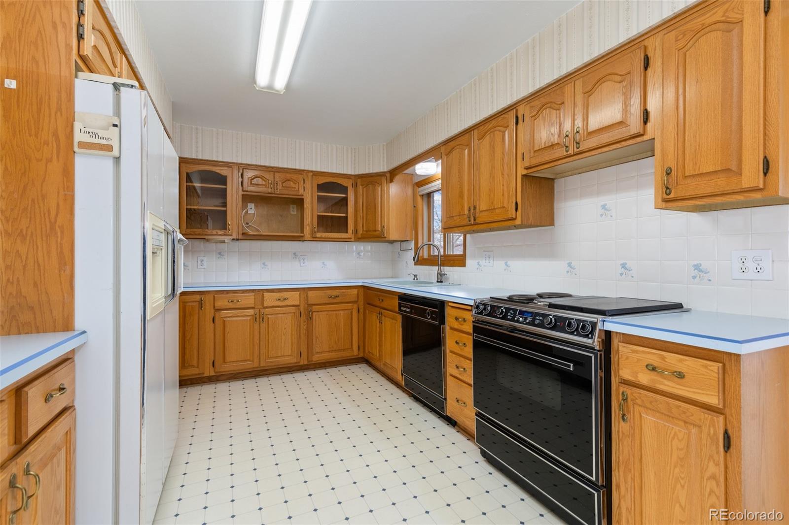 MLS Image #8 for 3095 s zurich court,denver, Colorado
