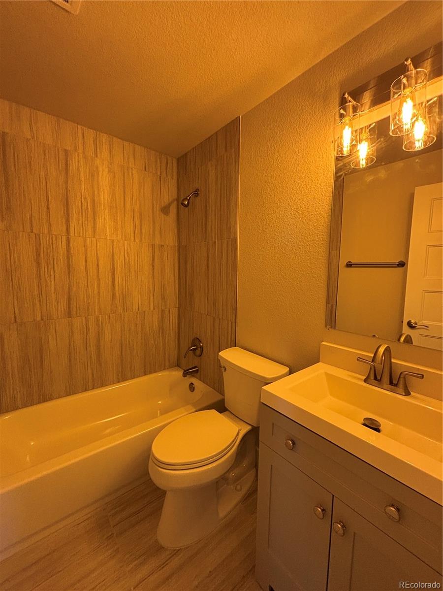 MLS Image #15 for 7629 s fenton street,littleton, Colorado