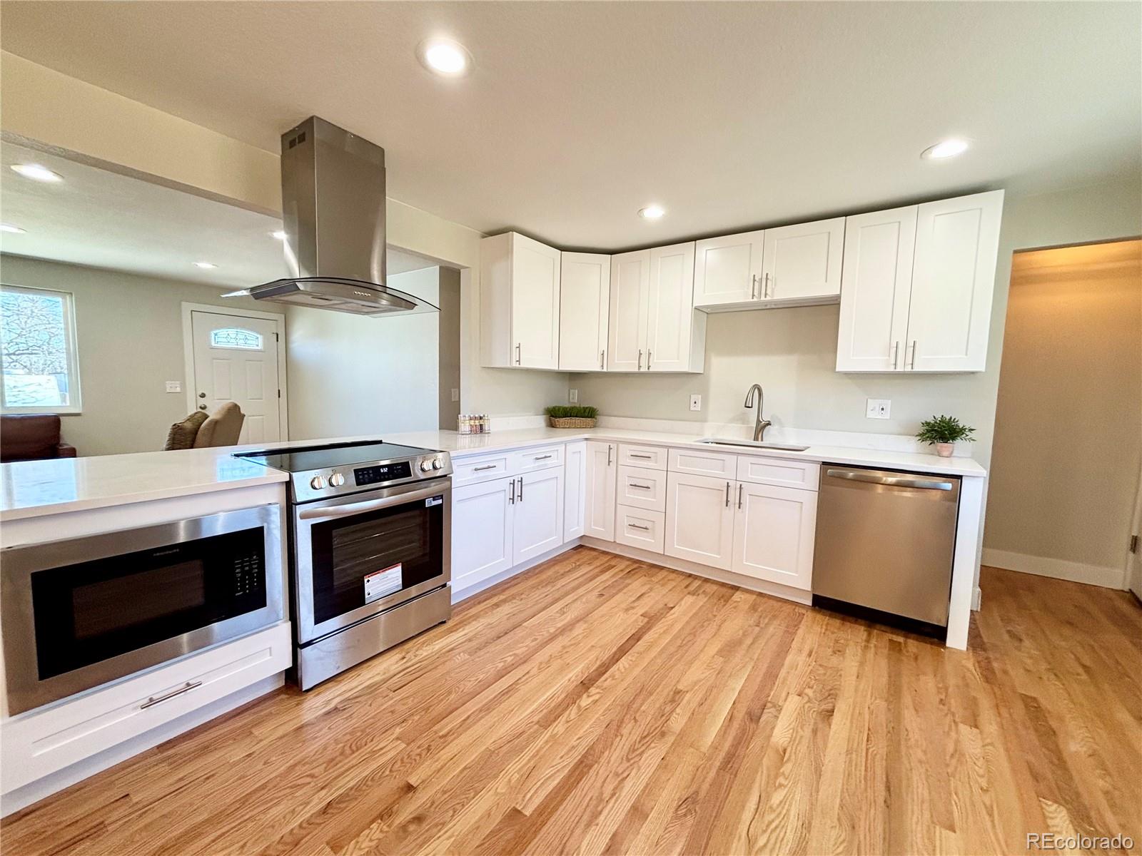 MLS Image #6 for 7629 s fenton street,littleton, Colorado
