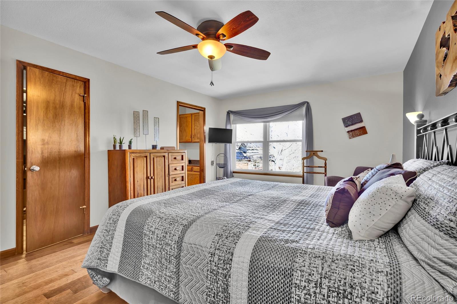 MLS Image #29 for 10909 e maplewood drive,englewood, Colorado